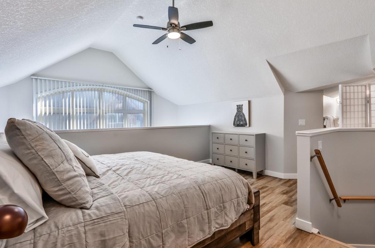 Charming 1 Bdrm Plus Loft With Views Managed By Little Sister Getaways Canmore Exterior foto