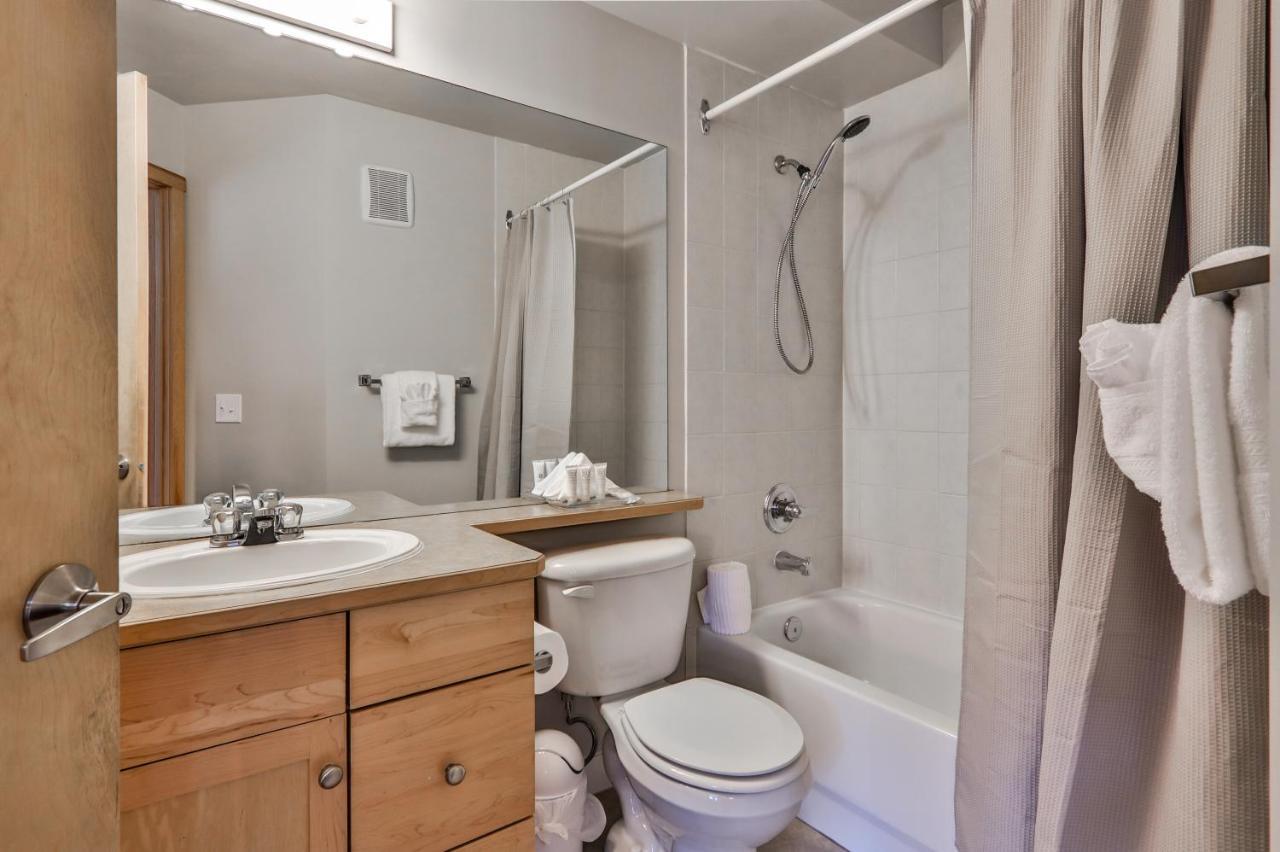 Charming 1 Bdrm Plus Loft With Views Managed By Little Sister Getaways Canmore Exterior foto