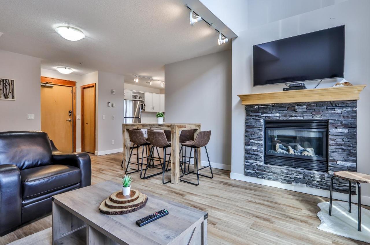 Charming 1 Bdrm Plus Loft With Views Managed By Little Sister Getaways Canmore Exterior foto