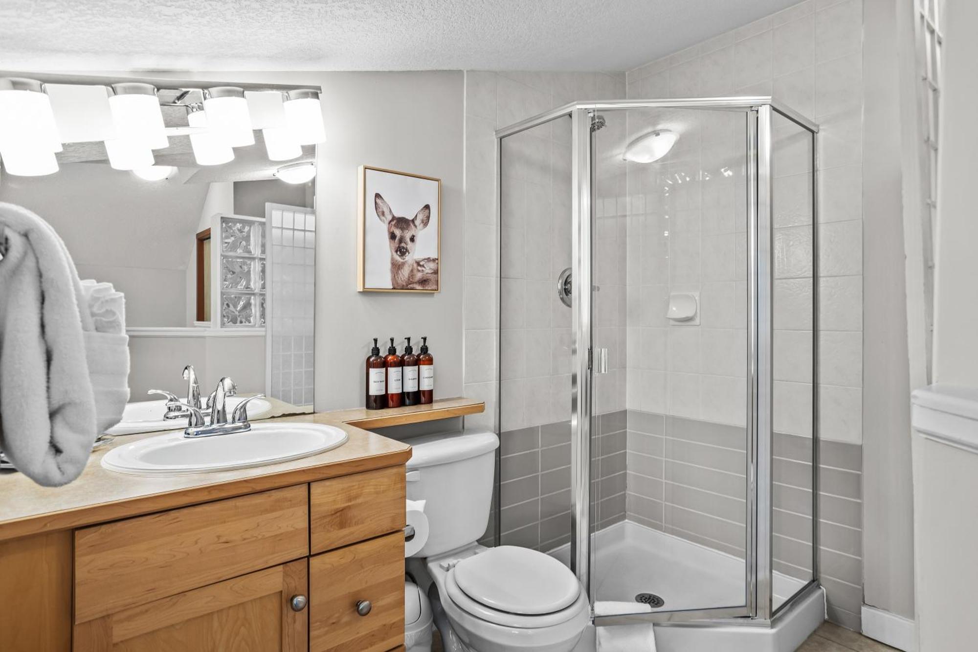 Charming 1 Bdrm Plus Loft With Views Managed By Little Sister Getaways Canmore Exterior foto