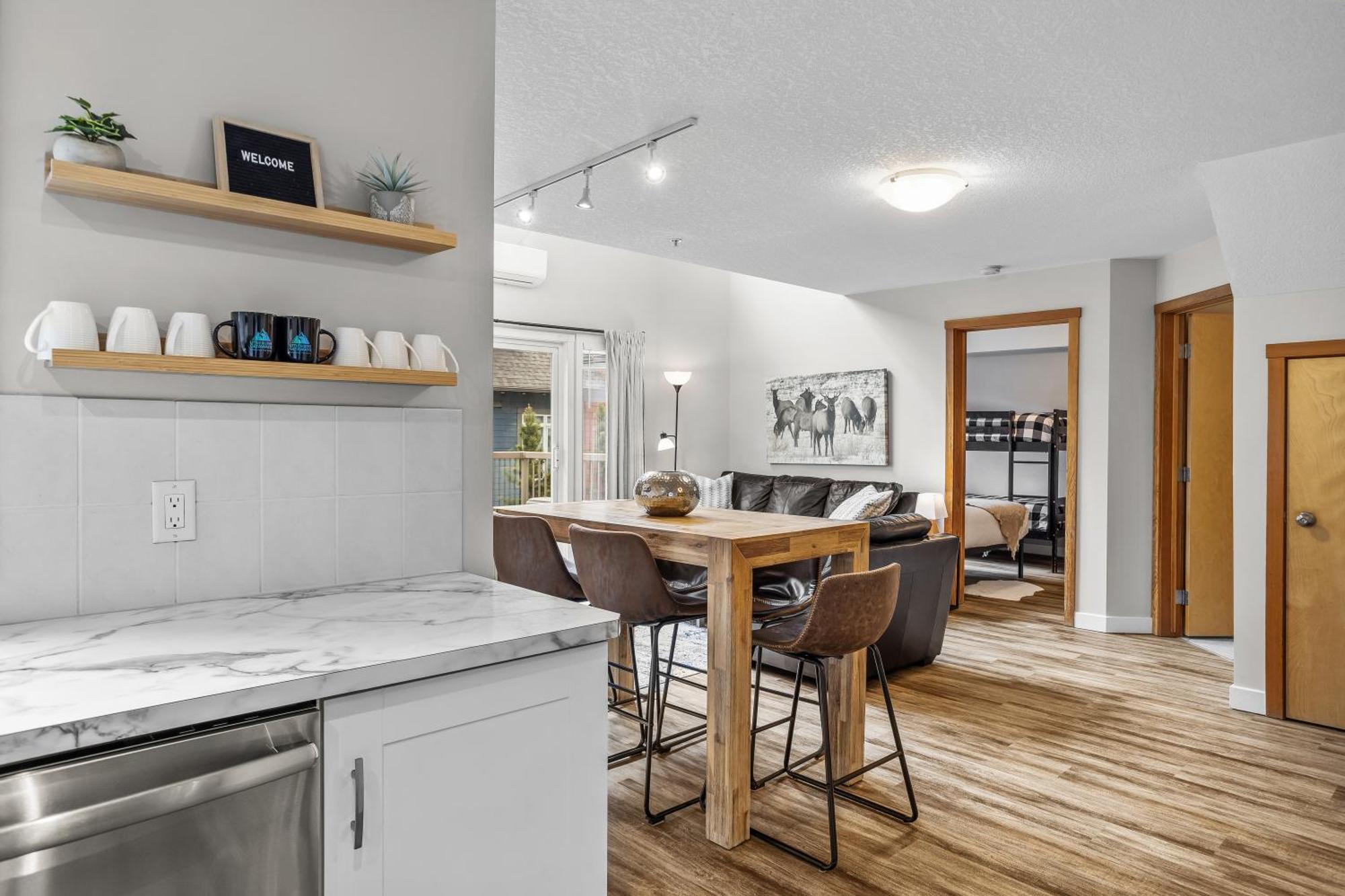 Charming 1 Bdrm Plus Loft With Views Managed By Little Sister Getaways Canmore Exterior foto