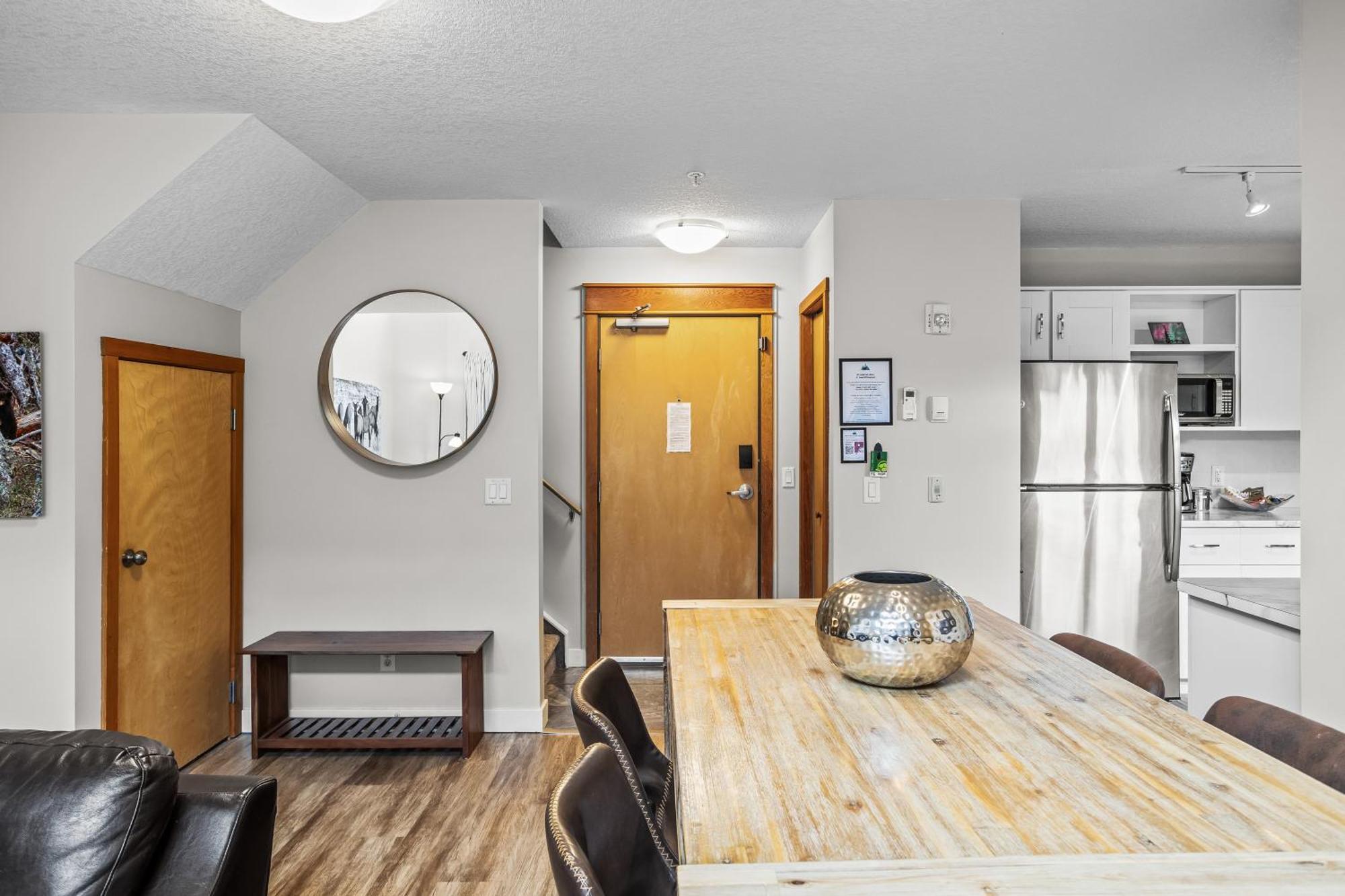 Charming 1 Bdrm Plus Loft With Views Managed By Little Sister Getaways Canmore Exterior foto